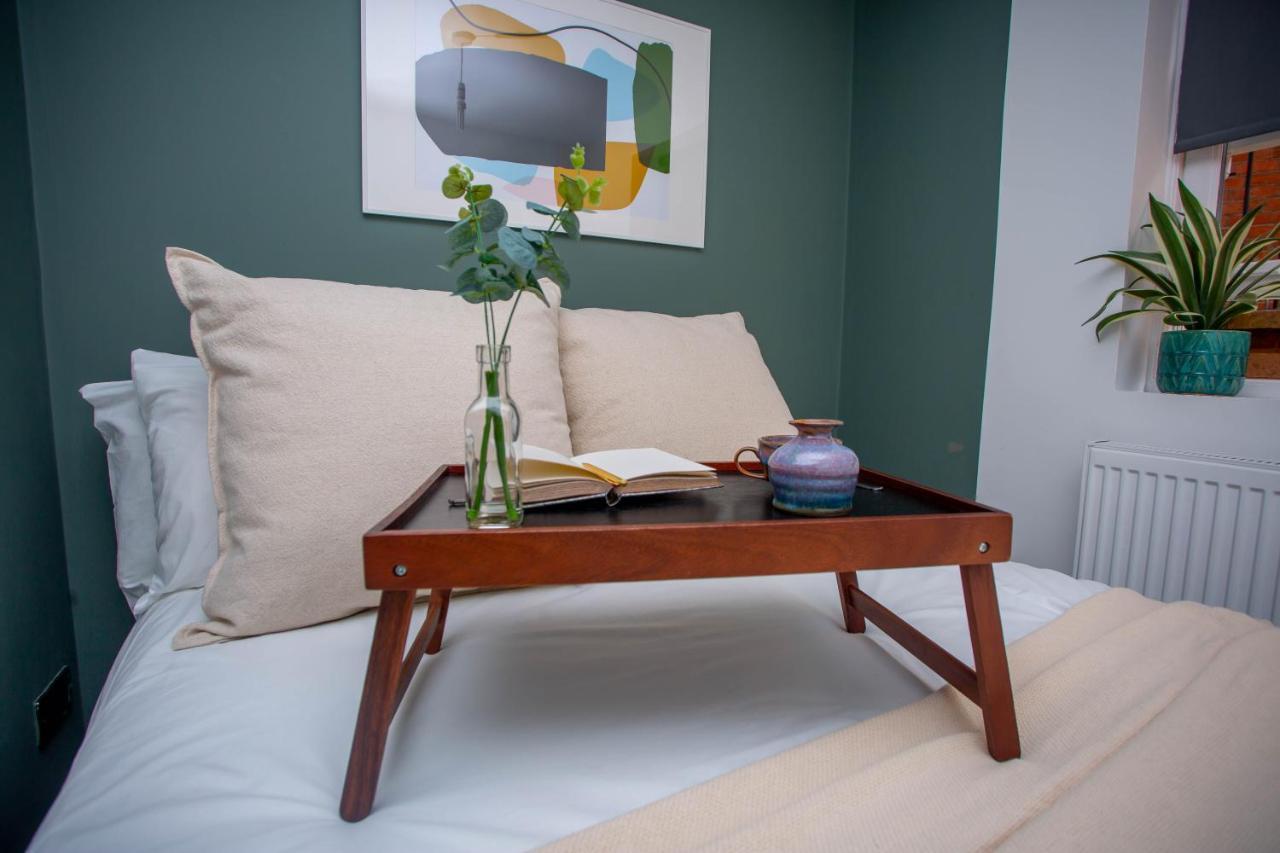 Nest Easy - Derngate Basement Appartement Northampton Buitenkant foto